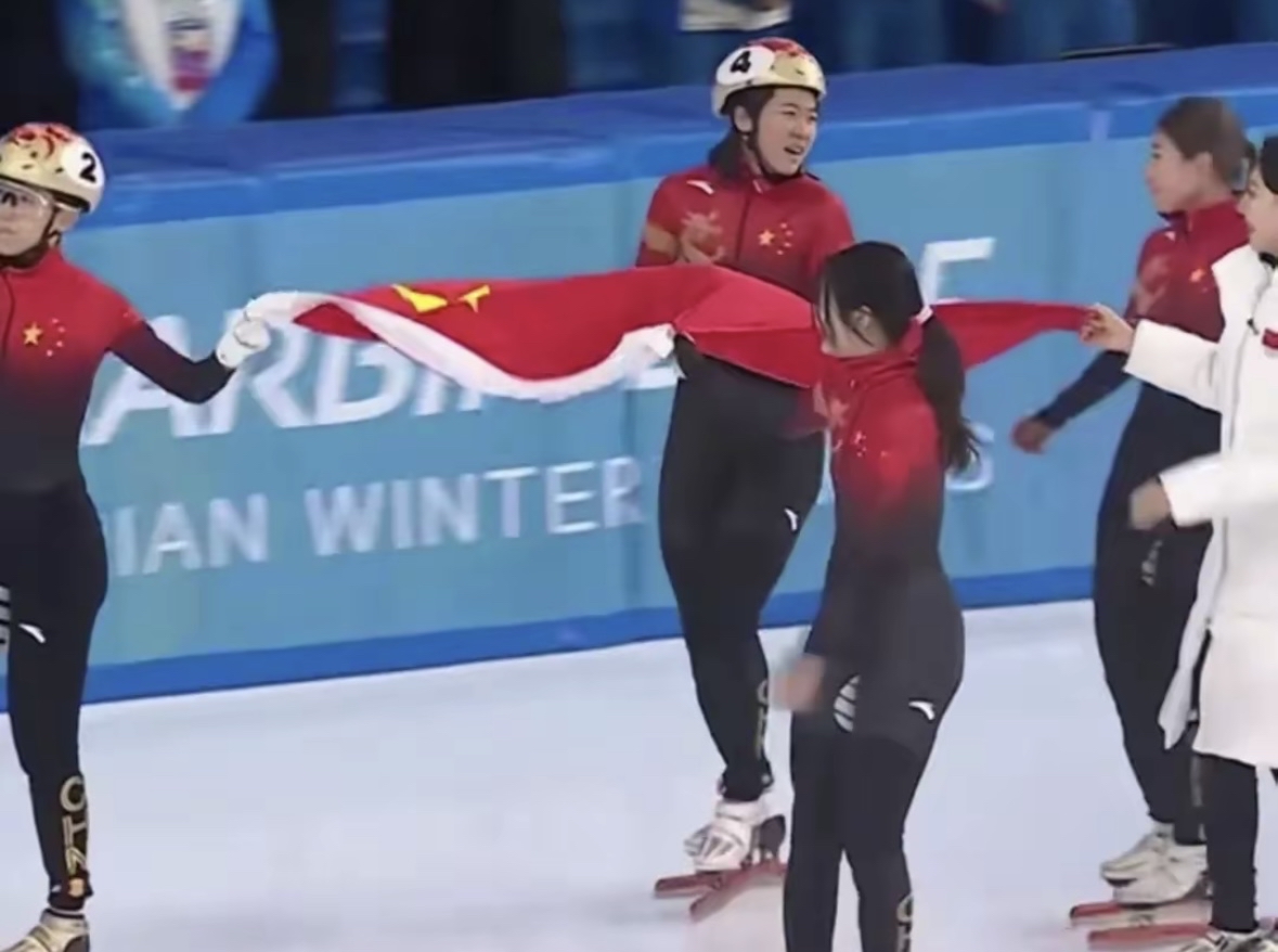 NG体育-Doinb迎来五赛季出色发挥，篮网观众热烈欢呼！