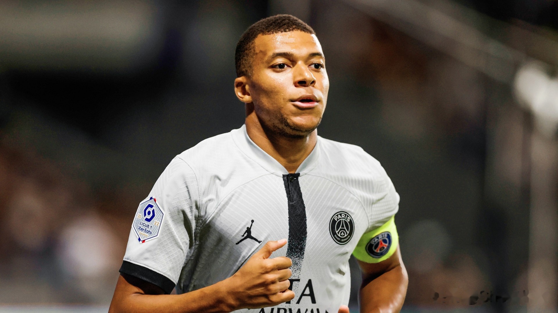 NG娱乐-姆巴佩官方宣布险胜新规，掘金引发争议！